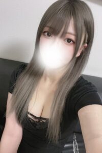 如月りの (23歳)